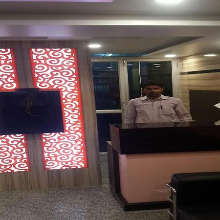 Oyo 86669 Arnav Residency Hotel นิวเดลี ภายนอก รูปภาพ