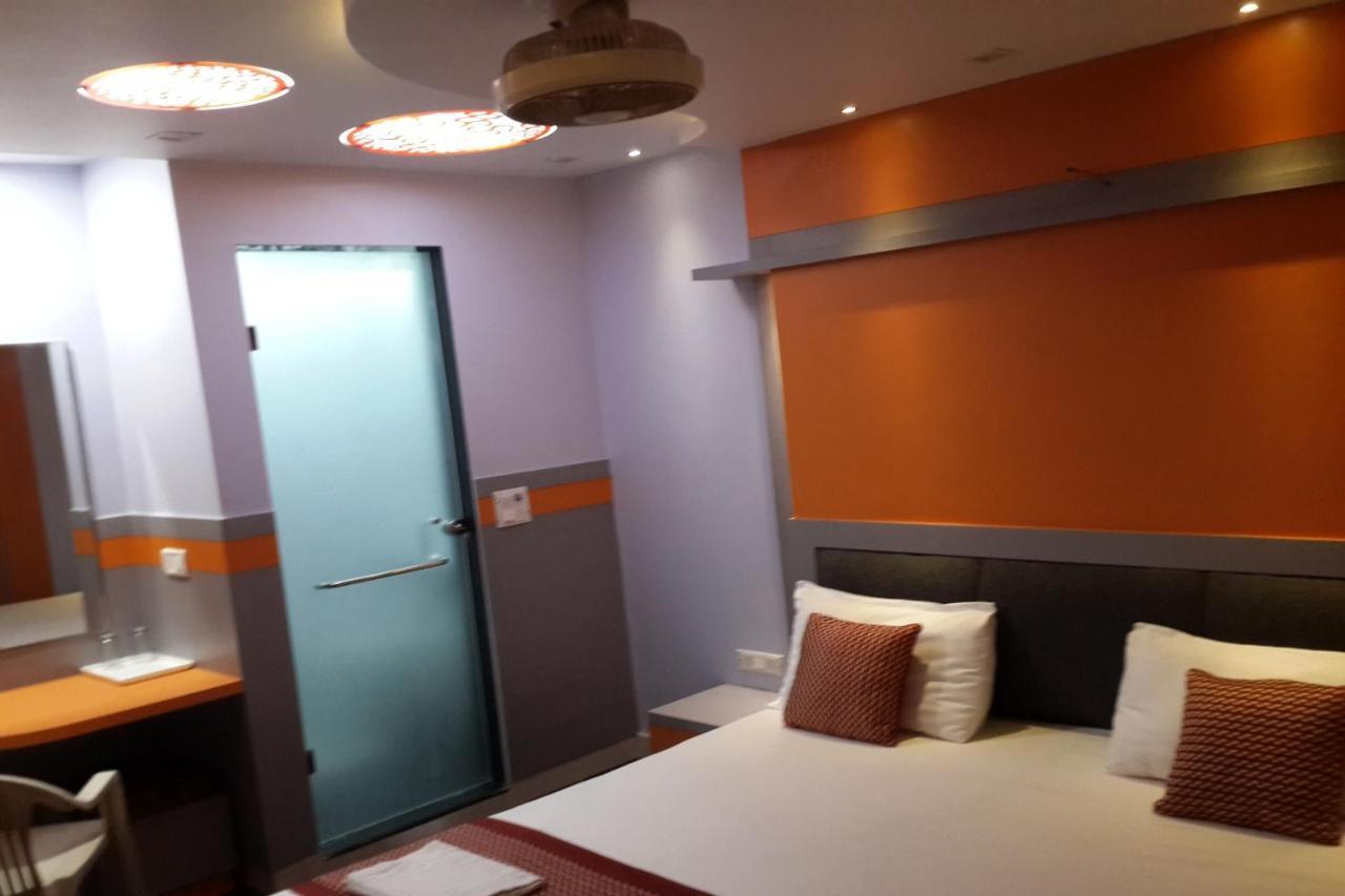 Oyo 86669 Arnav Residency Hotel นิวเดลี ภายนอก รูปภาพ