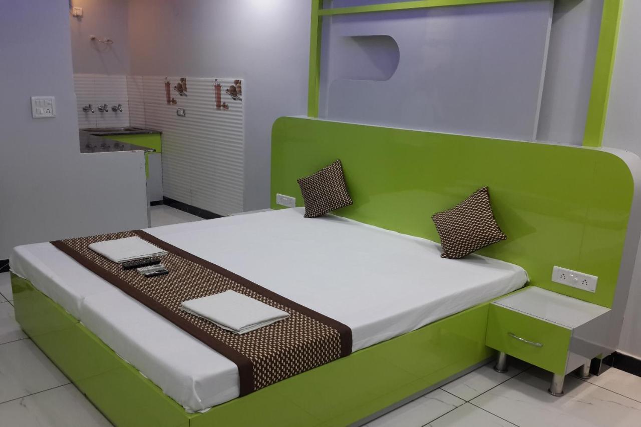 Oyo 86669 Arnav Residency Hotel นิวเดลี ภายนอก รูปภาพ