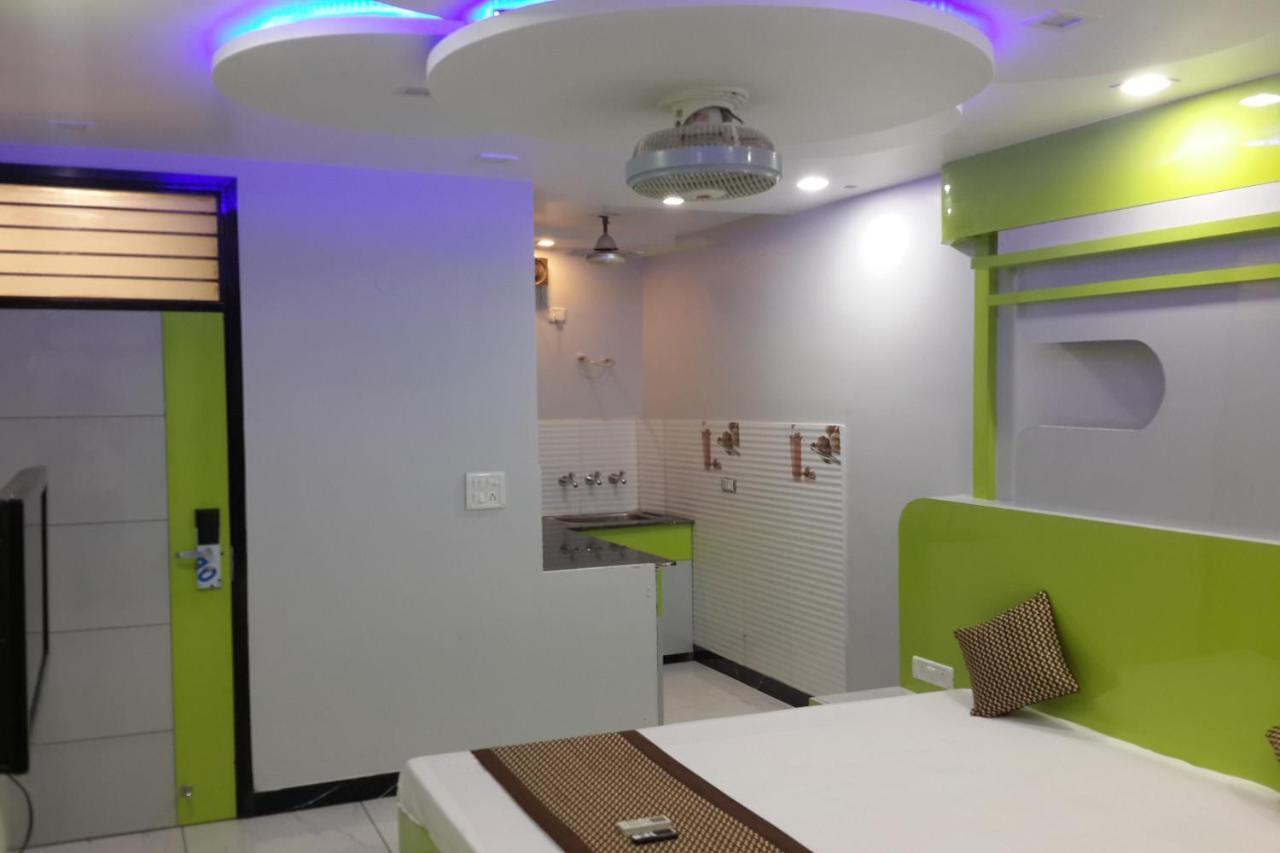 Oyo 86669 Arnav Residency Hotel นิวเดลี ภายนอก รูปภาพ